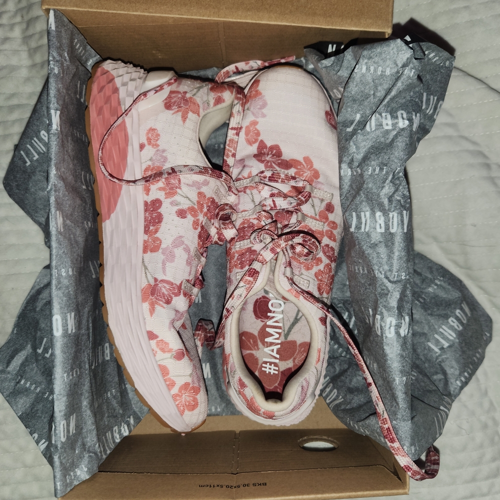 NIB NOBULL Pink Cherry Blossom Women's  7.5